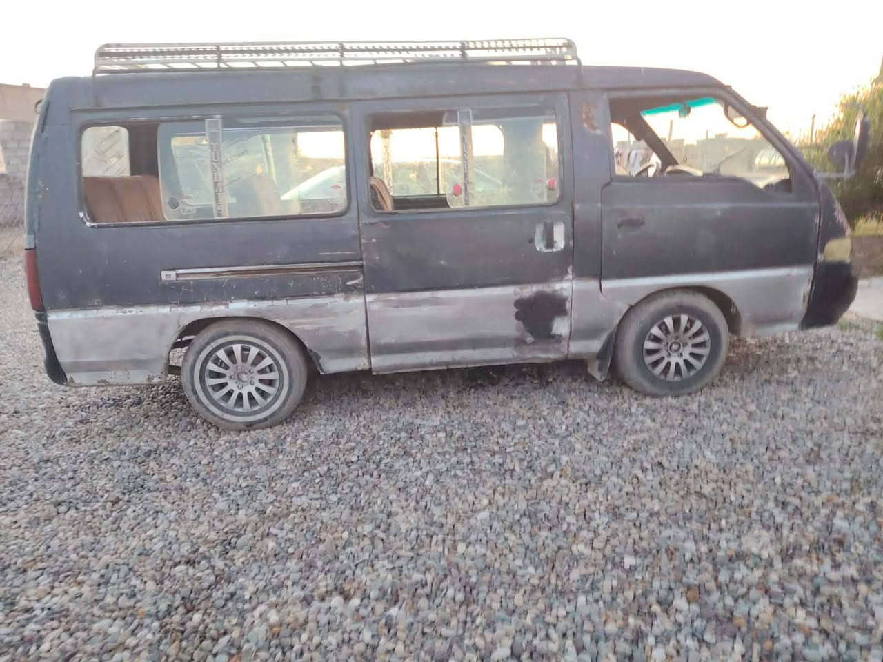 سلام عليكم كيه هونده موديل 96 تخم تاير جديد باتري جديد كهربائيات كلها شقاله كير شرط محرك ما انطي شرط السعر 12 وبيها مجال شي قليل شرط التحويل والوكاله***********
