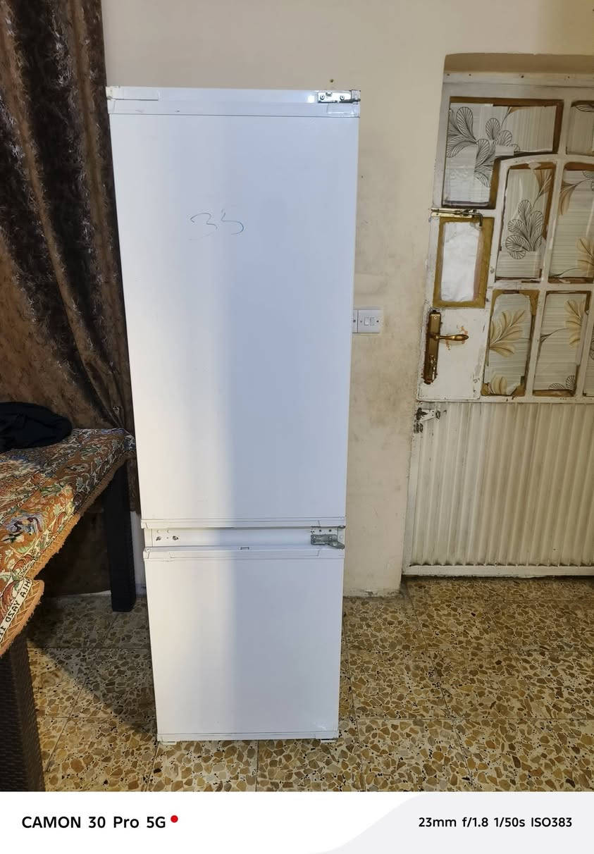 ثلاجه للبيع كلشي مابيه ع الفحص 
مكان بغداد حي اور *********** السعر ١٠٠ وبيه مجال

