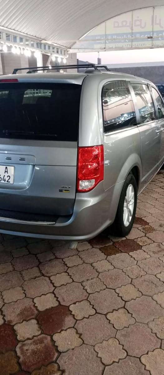 سلام عليكم 
دوج كرفان موديل ١٩ 
بي بنيد
وجاملغ الأمامي ونص بل جاملغ الخلفي 
سيارة حلوه مابي نقص 
فول موصفات 
فه SXT
السعر١٧٥بي مجال 
رقم جديد كربلاء 
ترهم مراوس ونقداً 
مكان النجف الحيدرية
***********
