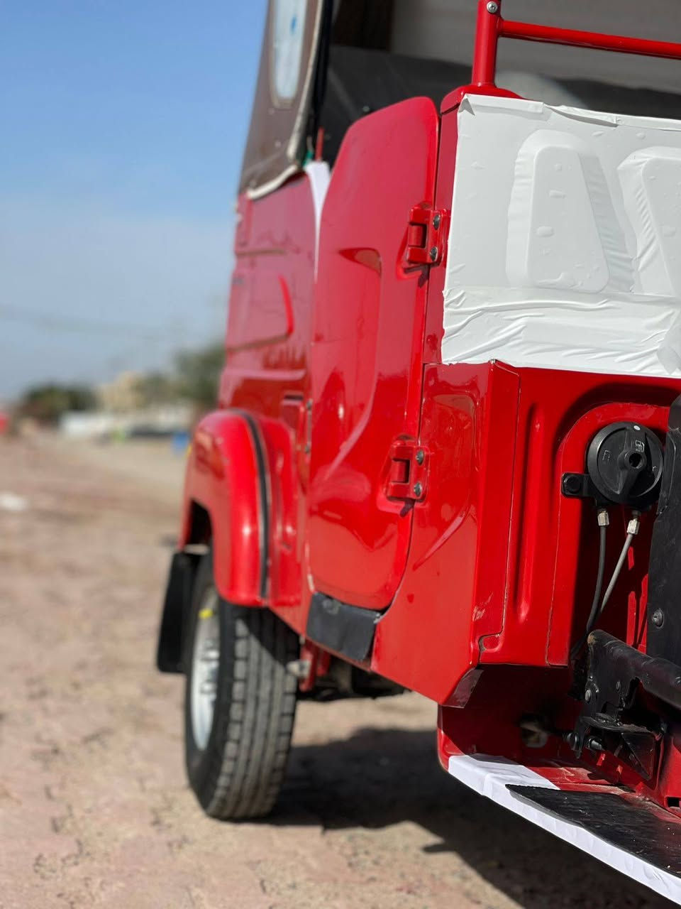 سلام عليكم شباب تكتك لبيع موديل 2024شهر لثاني كفاله عامه تأير جبلي مكينه كفاله شرط لفحص لشرائي ينتصل ويدلل***********
