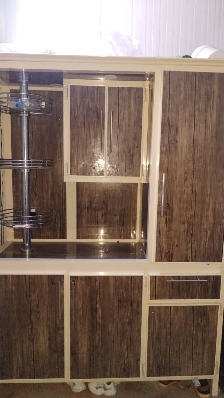 بسم الله الرحمن الرحيم...
كاونتر ألمنيوم للبيع نظيف جدا مابيها اضرار
للاستفسار ***********
