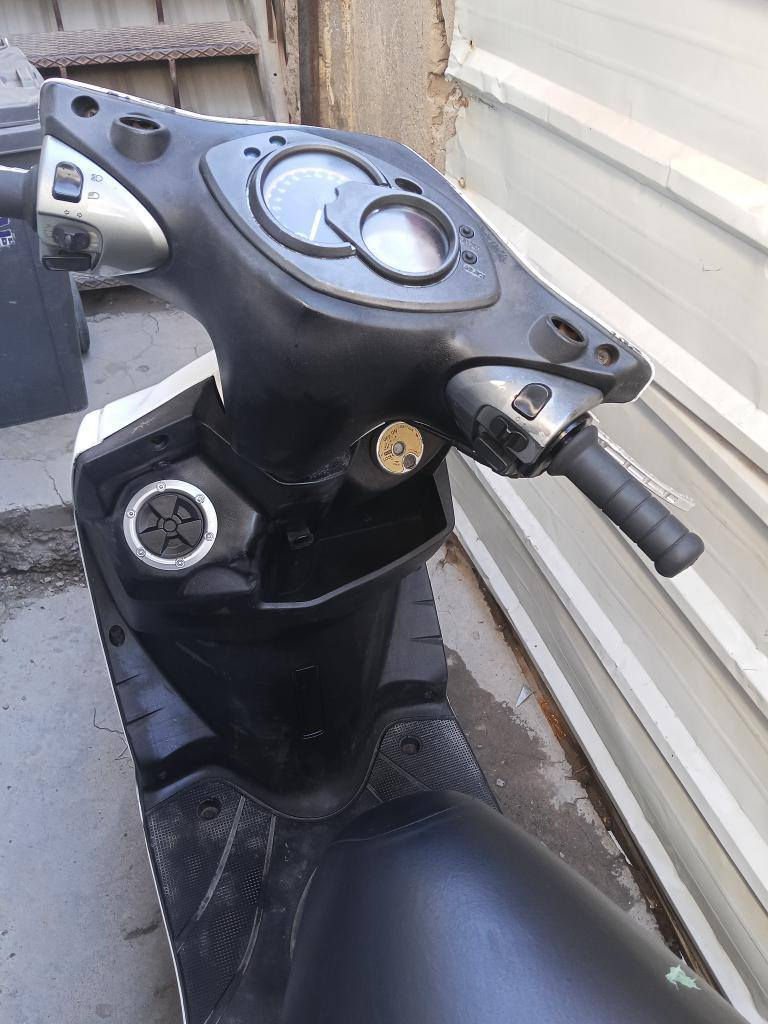 سلام عليكم دراجة سكنس فحل كوري ما صارلي 3اشهر من ماخذهة دراجة نضيفة تفحصة وتاخذهة السعر600 المكان بغداد الشعب رقم *********** واتساب موجود
