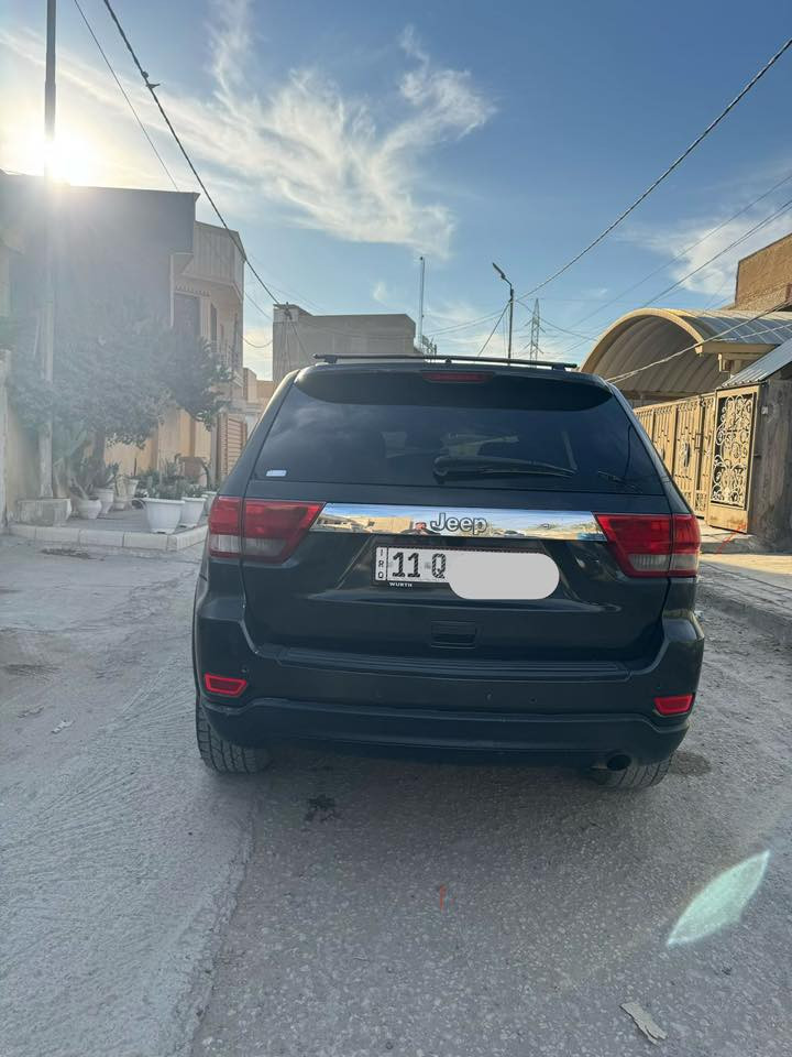 السلام عليكم جيب شيروكي موديل 2011
حادث جاملغ  وجنطه السياره كلش جديده جاهزه من كلشي
السعر 168 ورقه استفسار *********** مكان السياره حله شارع 40
