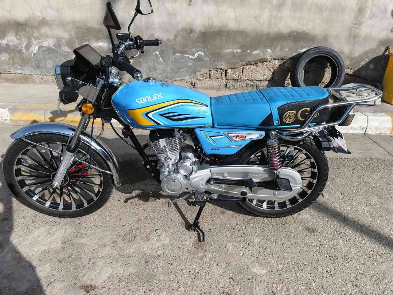 سلام عليكم دراجه سولنك موديل 25 بعده زيرو ماشيه 2000 ع وظع الشركه كفاله من كلشي كير محرك مكفول ورقه منفيس لون مميز شلعه معدل شرط؟ السعر 875.. العنوان فلوجه شهداء.. ***********
