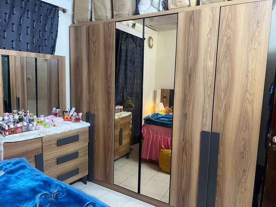 غرفة للبيع 450 وبيها مجال***********
