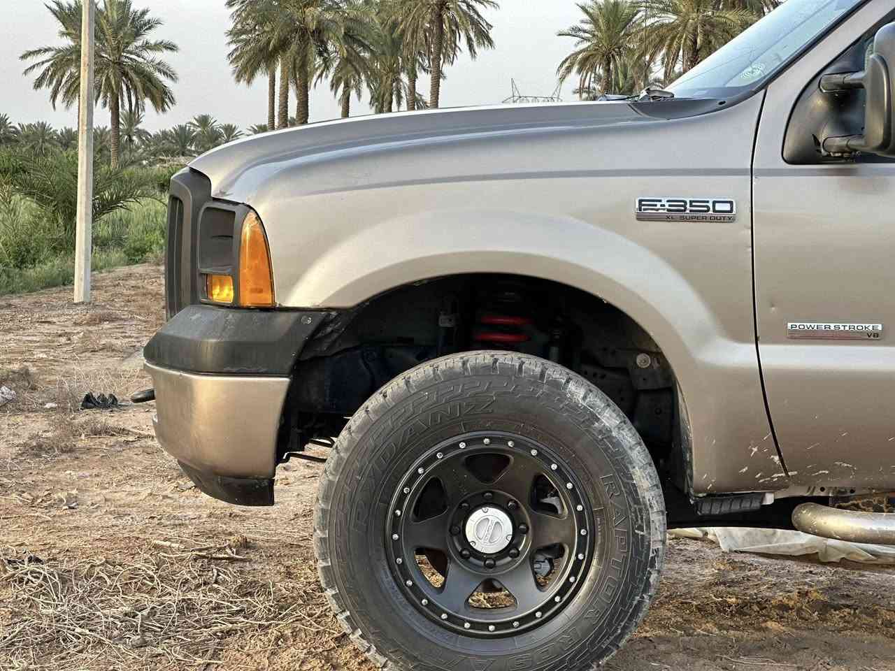 ***********  مكفولة
