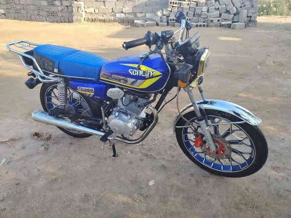 السـلام عليـكم 
للبيع، دراجه سونك موديل 2024 طالعه بشهر العاشر
خمسه گير مكينه 200 أوراق أصولي نضيفه حيل الدراجه
برغي مامبدل بيها بـ750
***********
