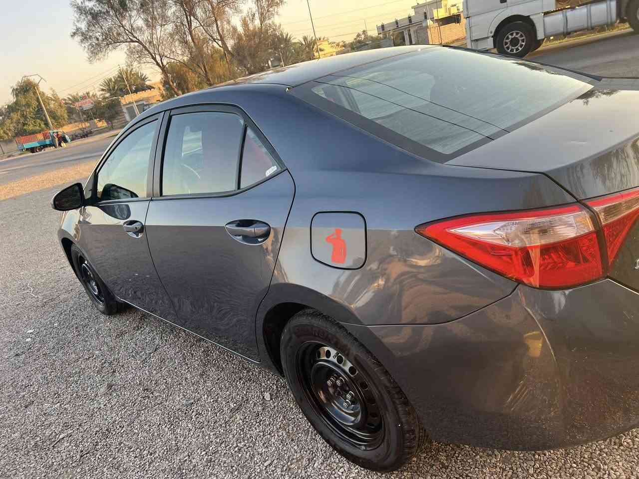 السلام وعليكم 
كورلا 2017 اللبيع سيارة بدون صبغ بيها قطعتين بلاديات بدون دواخل بدون ايرباك رقم اربيل سنوية باسمي تحويل ثاني يوم مدة السنوية الى ٢٠٢٨ السيارة ماشية ٩٧ الف عارضها ١٤٣ وبيها مجال مكان ديالى المقدادية ***********
