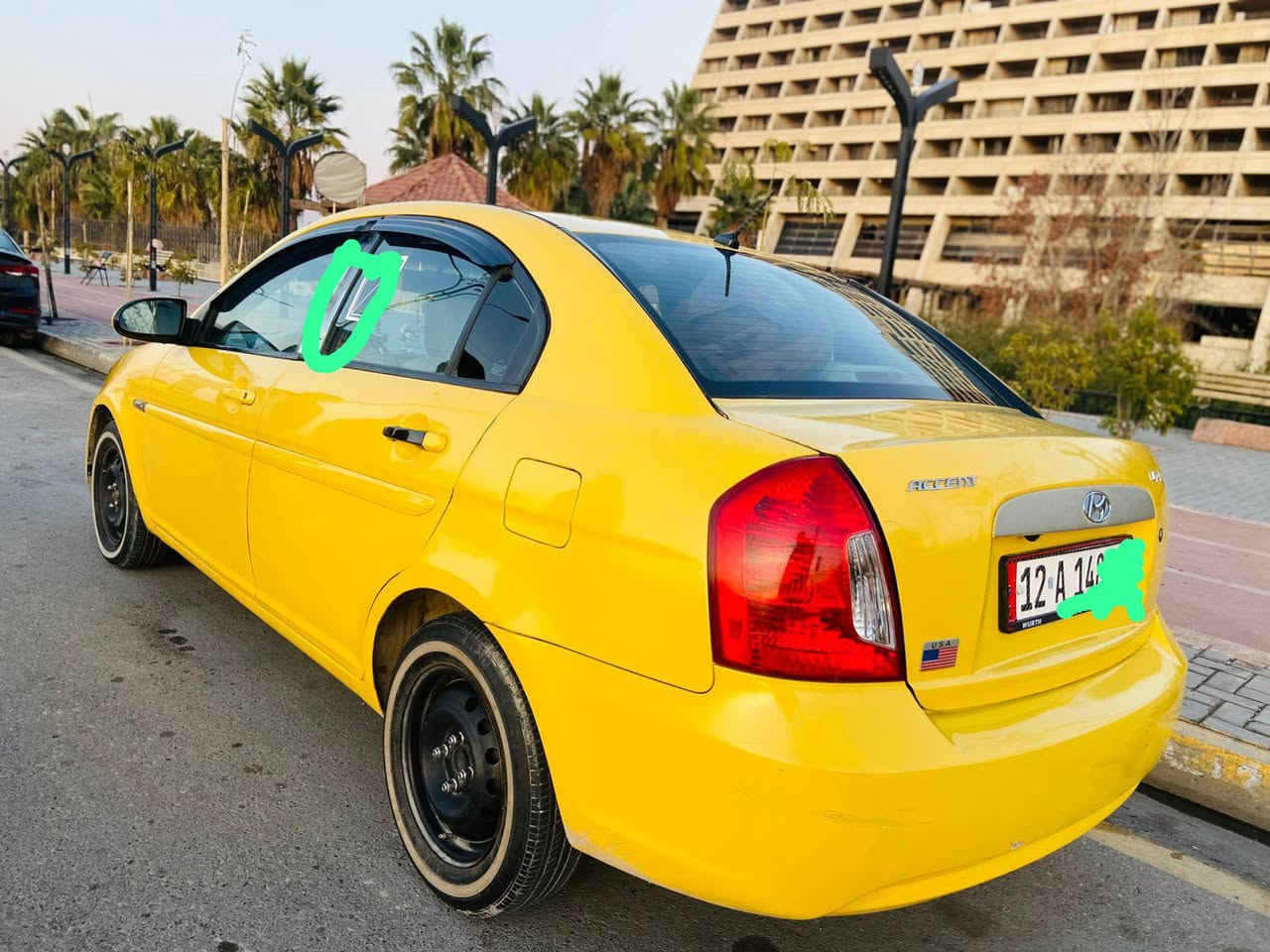اكسنت امريكي موديل 2010 بسمي رقم نينوئ انكليزي  هيئه صفر غرامات صفر  تبريد ثلج تدفئ لاصرف لانفخ مكينه حجم 16 بيها تلقيطات معجون وحادثها مثل ما موضح بصوره بتكمه بين البابين بدون سقف مابيه قطره معجون رقم الهاتف /***********
