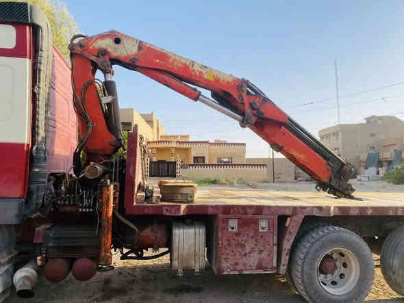 كرين للبيع فولفو 2002 لاصرف والبخار  كرين 7 طن بالسنوية كرين *********** *********** مكان السيارة تكريت
