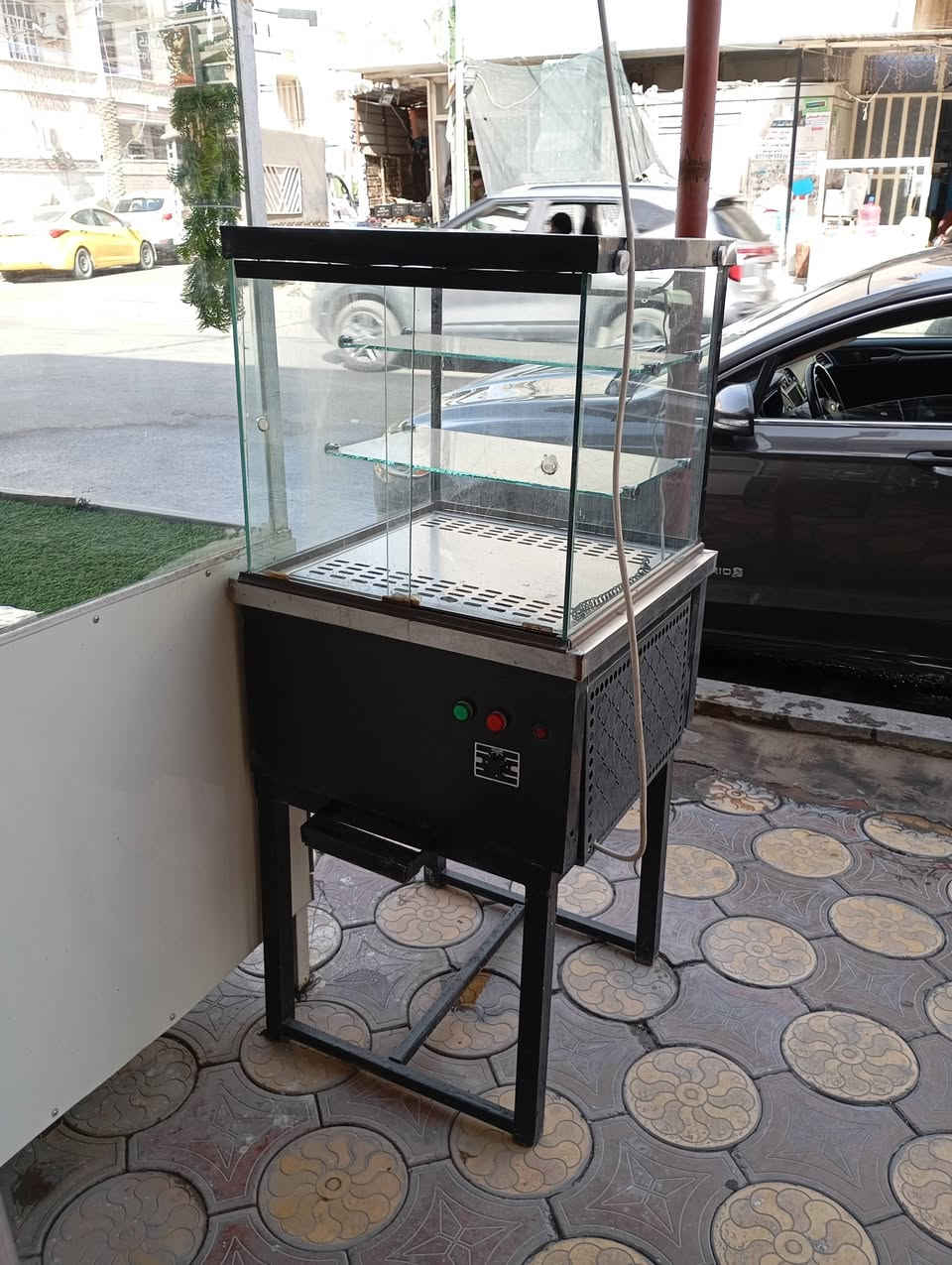 للبيع ... للبيع كامل الغراض
عارضة كيك براد ممتازة (شركة العامري)
مظلة متحركة تركية نظيفة جدا (استخدام اقل 6 شهر)
حماية كهرباء ستل ستيل المانية شغالة (كنت استخدمها للشاي على الفحم)
عارضة براد باب جام شغالة بصورة ممتازة بس البدي شويه تعبان
البيع لكامل الاغراض
السعر 650 الف
التواصل على الرقم
***********
المكان بغداد الاعظمية
