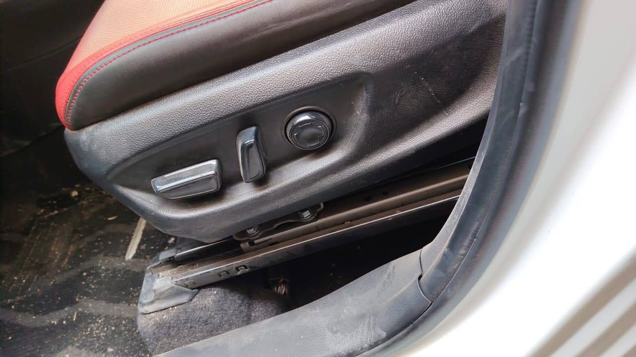 سلام عليكم
كروز هايبرد 2025 فول 
بصمة فتحة اوتو هولد  تبريد ابو الشاشة كرسي سايق كهربائي ودخول ذكي والسيارة فوول من الاخير وبعد كومة مواصفات معروفة الكروز والسيارة مال بيت بعدها على دهن الشركة وماشية 2300
 فقط والسيارة كفالة عامة وبسمي شخصيا شخط مابيها
رايدها ب27 ونص
وبيها مجال للطيبين ومكانها بغداد الحرية ***********
متواجد اتصال + واتس فقط ومامتواجد فيس او خاص
