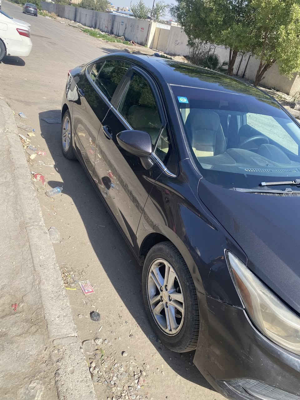 لسلام عليكم شوفرليت كروز 2017  للبيع سياره جاهزة من كلشي سياره كير ومكينة جدد شرط
سياره فول مواصفات 
فتحة
شاشه جبيره 
تحكمات 
بصمه 5 ابواب 
شاشه اعطال 
كشنات كهرباء 
تدفئة بلكشنات 
9 سماعات 
سياره حلوه وجاهزة مابيها نقص برغي 
صور الحادث مرفقة بلمنشور 
وهنا بلعراق صار عندي حادث الله يجيفكم الشر بصفحه السايق باب لسياق مبدل و جاملغ مصبوغ ولباب لخلفي ربع منه صبغ 
وبنيد صبغ فقط وصور لسونار لقديم هم مرفقة بالمنشور 
سعرها 103 وبي مجال 
*********** هذا رقمي اجاوب واتساب
