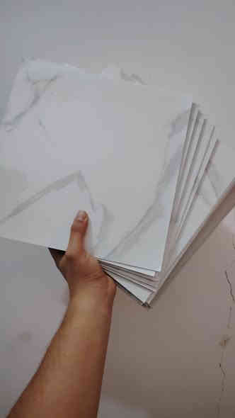 لاصق جدران بديل السيراميك
30 قطعه قیاس القطعه 30x30 السعر 20 الف مع التوصيل متوفر توصيل كل المحافضات ***********
