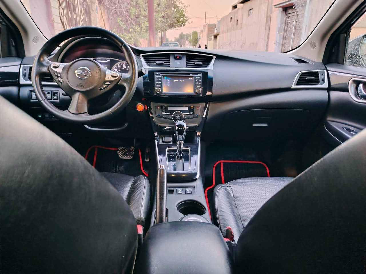 السلام عليكم..
نيسان سنترا  فيراني 2018 للبيع ..
اعلى فئة SL فول مواصفات..
محرك 1800cc دوش 
بصمة..
كشن كهربائي..
كشنات امامية تدفئة ..
فتحة بالسقف ..
رادار .. بريك اوتوماتيك .. 
حساسات نقطة عمياء..
بوند وجاملق مبدل بدون دواخل ..
السيارة ماشية 66 الف ميل..
السيارة نظيفة  السعر 125 ورقة وبيها مجال بسيط ..


**إذا كنت صاحب هذا الإعلان وتريد حذفه لأي سبب، رجاءا أرسل رسالة إلى الدعم الفني**