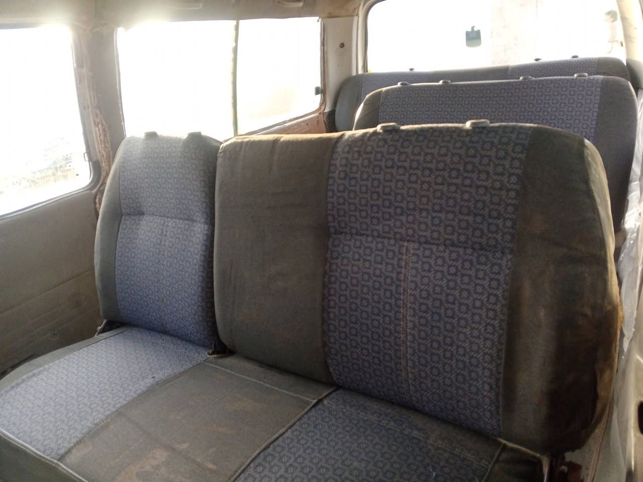 سلام وعليكم سياره للبيع موديل 99اصل السياره نضيفه كير مكينه اكسل تخم تاير سنويه عاج تحويل ثاني يوم السعر 35
تواصل ***********
