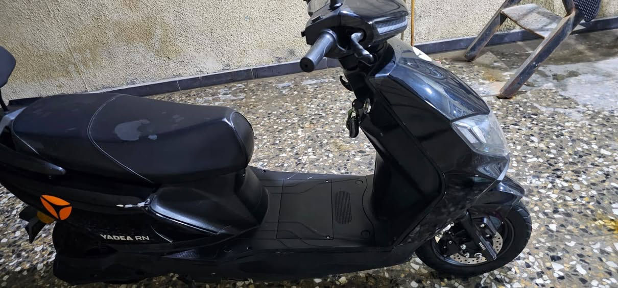 السلام عليكم دراجه شحن RN
مواصفات

1.. استاند تعليك و جانبي

2..بطاريات العدد ٦ كبير من النوع كرافين  في حاله جيده

3... مساحه من التخزين كبيره 

4... لايت عالي ناصي زنون

5...  شاشه ذكيه تقره العطلات و السرعه و الKm

6.. السرعه الحقيقي 48

7.. هورن
8.. رجوع الى الخلف R

السعر خاص 
العنوان بغداد الزعفرانيه 
رقم الهاتف 📱 ***********
