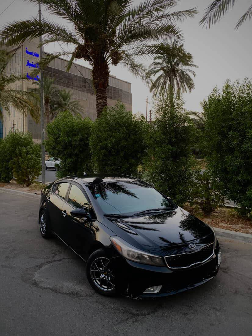 كيا فورتي 2017 🤍، 
ماشيه : 92.000 م وقابل للزيادة 
كير  AT 🕹️
محرك : 2000 دوش المرغوب  💣
رقم بغداد الجديد ✅
دهن وفلاتر :: جدد وموجود ورقه ضمان الدهن ✅
قبل سبوع صبغت الدعاميات وبولشت السياره ✅
الصدر : قبل سبوع مبدل امامي خلفي ✅ 
بلكات نوزلات جدد بلكامل مع تنضف منضومه الاحتراق✅
فيت بم عبوه كامله جديده اصليه ✅
الاضافات : 
📌 كزوز رياضي بوابات ريموند + الدبات الاصليه موجوده 
 📌 شوته رياضيه 
 📌 وياله BBS اصلي 
📌سماعات السيارت كلهن مبدله بدمام  : 
2 جيبيل 
2 انفنتي 
 📌منضومه زنون عالي ناصي نهار 
(دهن وفلاتر جدد وموجوده ورقه التبديل ) 
تايرات : نص عمر وعندي تاير احتياط عده لسبير✅  

حادث السياره : 
بامريكا جاملغ وبنيد مبدلات صور الحادث موجوده 
بلعراق صفحه رش وبابين مبدلات نفس الون 
(بدون ايرباك ) سونار مرفق مع الصور 
 كير محرك كفاله عامه ✅ 
ومبدل رواجز اصليه 
السعر : 110 ((( قفل )) 

للأستفسار : *********** 📞
العنوان : السيدية 📍 بغداد, العراق
