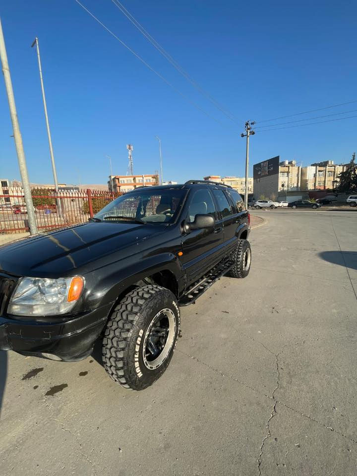 Jeep laredo موديل٢٠٠٠ فول مواسەفات سلایت کوشن جلد کوشن کارەبا فول جەبەلیو فول دەسکاری کراوە ٨ بستۆنە بەشەرتی گیرو مەکینە تازە کامل بویاخی فرن کراوە سەیەرەکە تا حەزکەی جوانە رەقەم دهوکە سەنەوی بەسەر جوە تەحویلو براوەو خرامە بەشەرت سیستەمی خازم داناوە بوی کیشەی بەنزین خواردنیشی نەماوە  ٥٥ گەلاو کەمیک مەعامەلە  ***********
تکایە موشتەری نیت  تەلەفون مەکە 
هەموشتیکم نوسیوە
