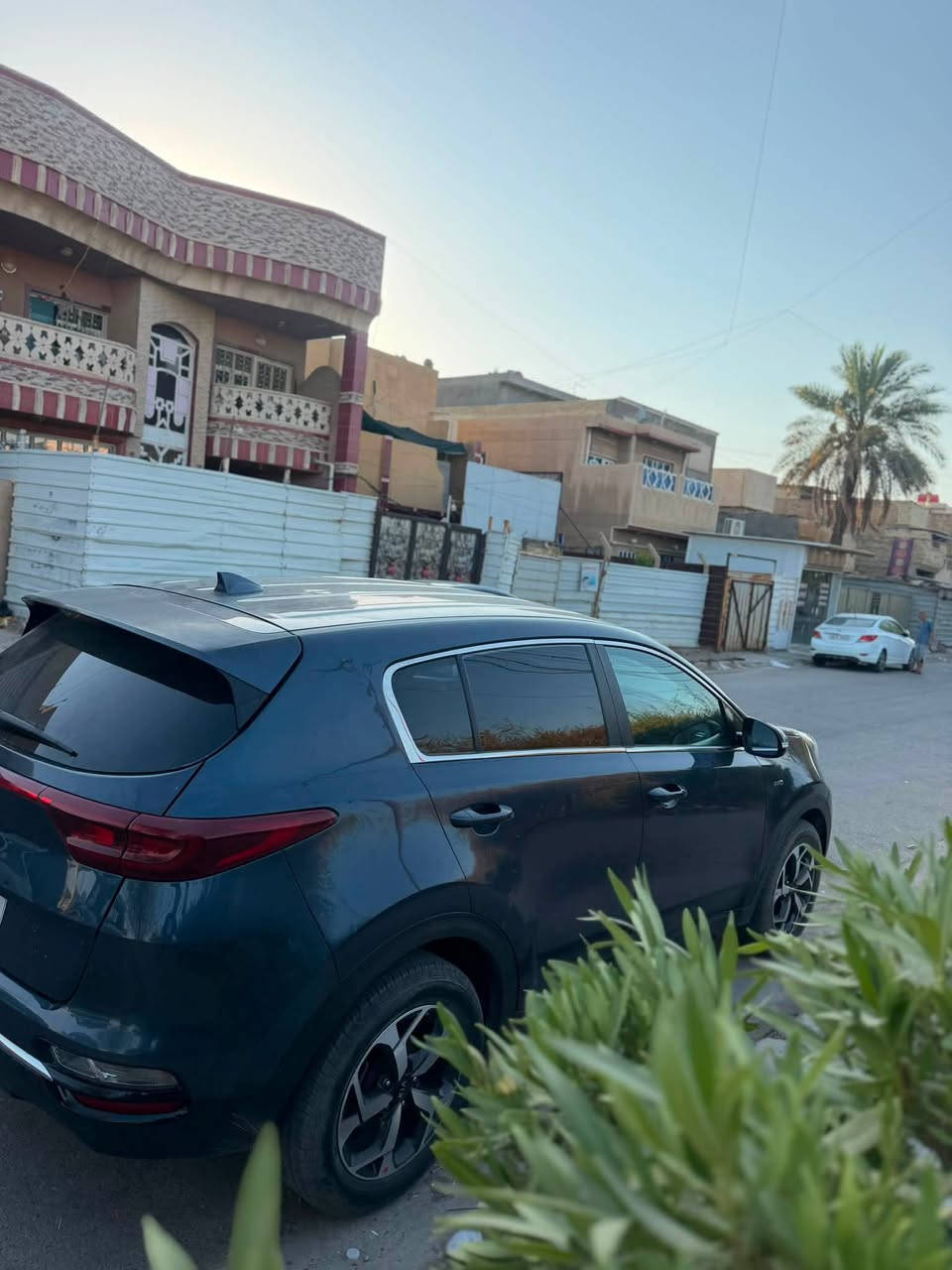 سبورتج 21 امريكي داخله كلين حادثها بلمنشور 
هنا صار بيها صبغ جاملغ خلفي وبيبان 2 بدون ايرباك 
ماشيه 49 مايل سياره كلش جديده بدون نقص 
عنوان بغداد الغزاليه رقم اربيل 
*********** ب138 ورقه
