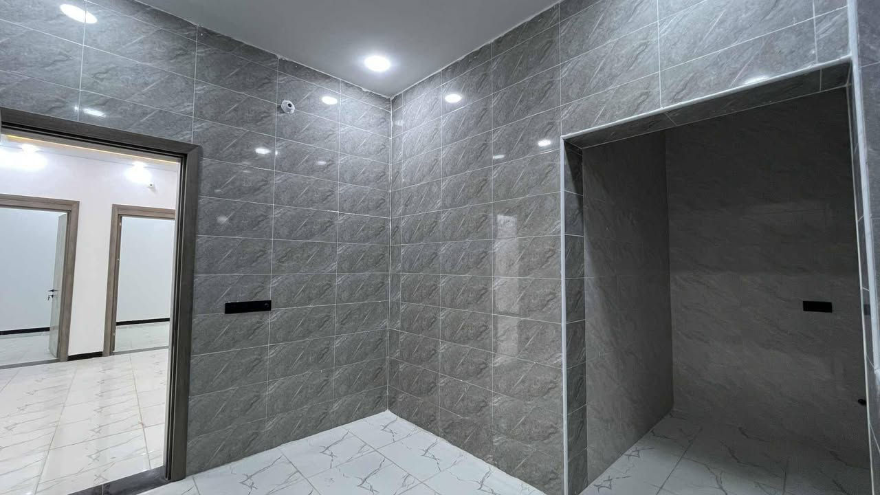 دار سكن للبيع
طابو زراعي عثماني 
ديوانية حي الثقافي 
قرب بيت رئيس الجامعة
قرب الشارع العام الرئيسي
بناء حديث بعده مامسكون 2026
المساحة 150 متر  
الواجهة 10 متر 
طابق واحد کونكريت مسلح
يحتوي على...... 
غرف النوم عدد 2+صالة عدد2
أستقبال +مطبخ حار وبارد 
مجموعة صحية
                        مراجعة
                  مكتب مهدي العتابي للعقار 
          ديوانية الجزائر مقابل فندق برج الامراء
                للاستفسار 
*********** مكتب مهدي العتابي للعقار                        *********** حيدر الفتلاوي
***********
