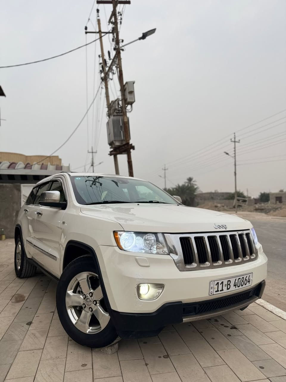 اللهم صلي على محمد وال محمد
السلام عليكم بيع فقط بدون مراوس
جيب لاريدو موديل 2012
(وارد خليجي) رقم بغداد مشروع  وطني بأسمي  سنويه مجدده لغايه 2030 تحويل وكاله حاضر 
سيارة بيها صبغ چاملغ امامي فقط بدون ضربه اثر طخه ستوته  والباب الخلفي وشويه من الچاملغ الباقي كفاله  
مواصفات كشنات كهرباء تدفئه خزن ميموري تبريد شاشه تحكمات ستيرن تشغيل عن بعد مري شفط كشافات ضباب خلفي سلايد روف فتحه 4 بصمات ماوس تحكمات قيادة سبورت طين ثلجي فورويل تبريد قطعتين منضومه زنون كامله حساسات وبعد بيها كلش هواي مواصفات 
السيارة كامله مكمله من كلشي محرك وكير 3600 شرط ابيع ع الفحص اذا بيها برغي مفتوح مرجوعه مابيها اي گلوب مشتغل تخم تاير دلون اصلي ويل حجم 18 بلاك توب تبريد ❄️ وتدفئه🥵 كله شغال حجر صالنصه موجود ماشيه 119 الف كيلو متر حقيقي السيارة كلش جديدة وجاهزه ونصبه ونضافه احلى من الصور بهوااي 
للاستفسار الاتصال بالرقم
***********
مكان السيارة البصرة 
السعر 172 وبيها مجال قليل
بيع فقط بدون مراوس
