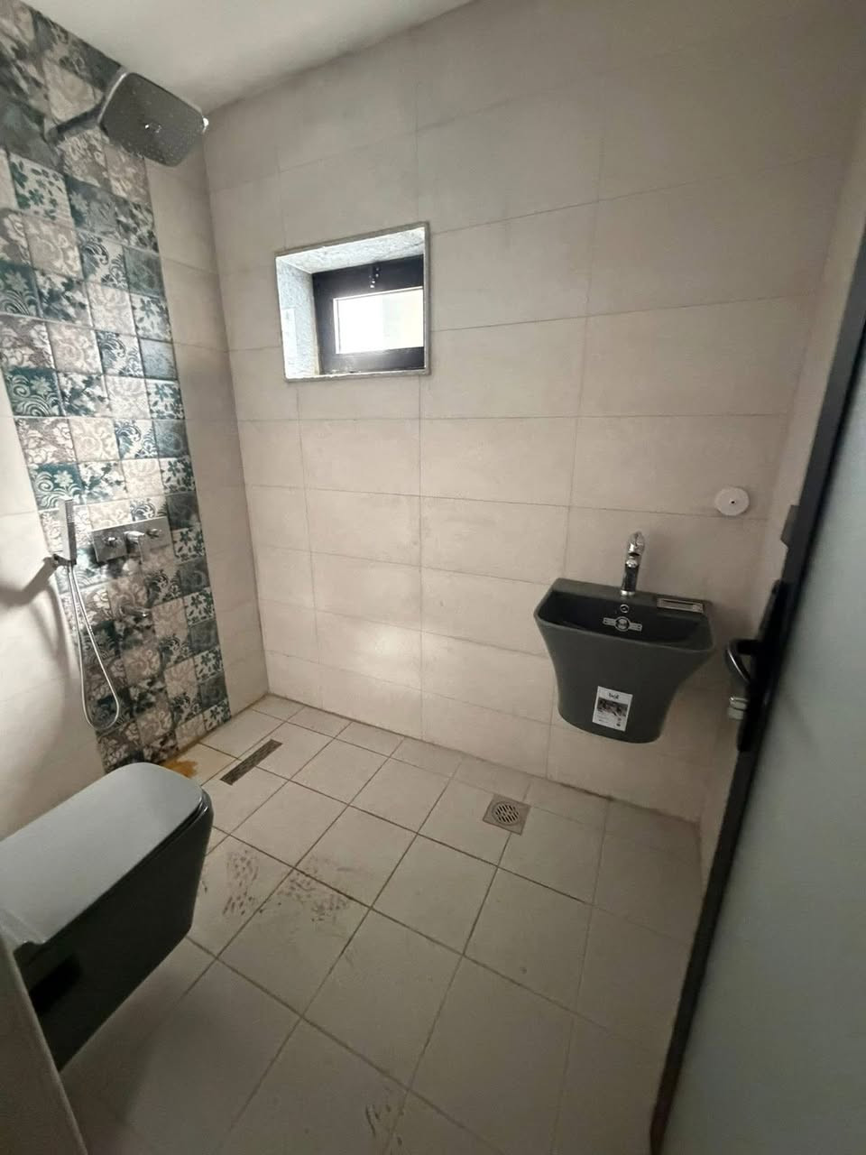 ايجارات سيديه 1شقه ارضيه غرفتين وصاله ومطبخ وصحيات وكراج وحديقه ٦٥٠ بل محاربين 2شقه غرفه وصاله ومطبخ وصحيات وسطح ٥٠٠.ترهم طالبات طلاب عزاب 3 شقه غرفه وصاله ومطبخ وصحيات ٦٥٠ طابق اول 4مشتمل طابق اول غرفه وصاله ومطبخ وصحيات وسطح. ٥٥٠.شارع الأمن. 5شقه غرفه وصاله ومطبخ وصحيات طابق اول ٤٥٠.تبوك.6شقه غرفه وصاله ومطبخ وصحيات ٤٠٠. ترهم كلشي شاكر العبود. 7مشتمل طابق اول غرفتين وصالة ومطبخ وصحيات معزول ايجاره ٤٥٠.اعلام.8شقه غرفه وصاله ومطبخ وصحيات ٤٠٠ اعلام شقه غرفتين نوم كبيره وصاله كبيره وصحيات ومطبخ وسطح ٤٥٠ اعلام. 9مشتمل ارضى غرفه وصاله ومطبخ وصحيات ع الشارع الخط السريع ٦٠٠ شهداء السيديه. 10شقه غرفه وصاله ومطبخ وصحيات ٣٠٠شرطه الرابعه 11مشتمل غرفه وصاله ومطبخ وصحيات ٣٥٠ الري. للاستفسار ***********
