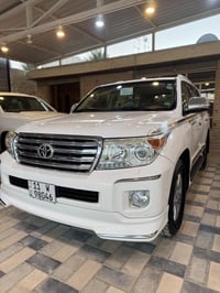 لاندكروز ٢٠١٤ • مكفولة صبغ وتبديل • رقم بغداد