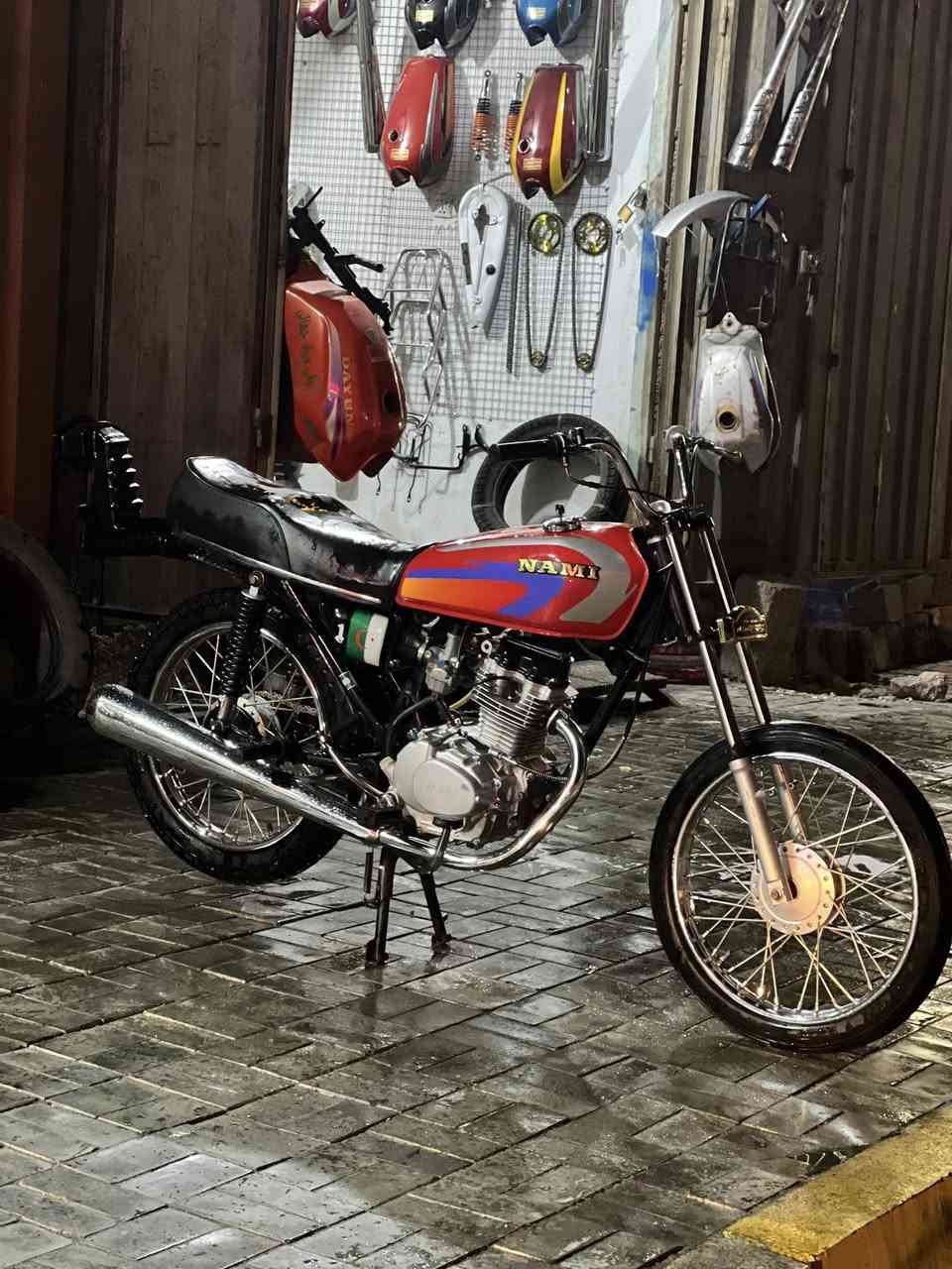 سلام عليكم دراجه للبيع اوراق اصلي شاصي ٢٠ وتعمير  ٢٦ مكاني كربله ***********
