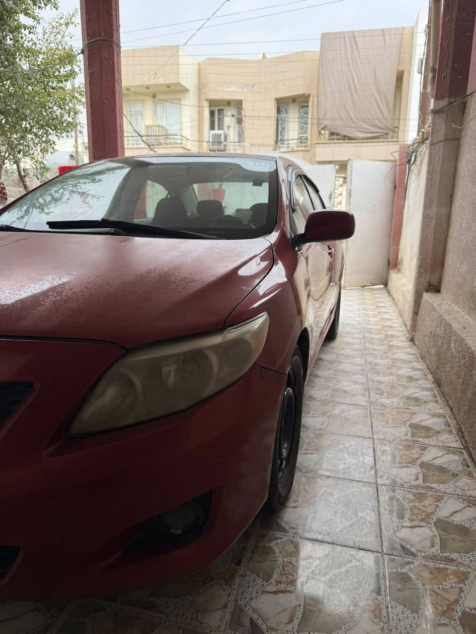 كورلا 2009
حادثها قطعه وحده باب وره السايق والثاني كلير 
السعر 105
***********
