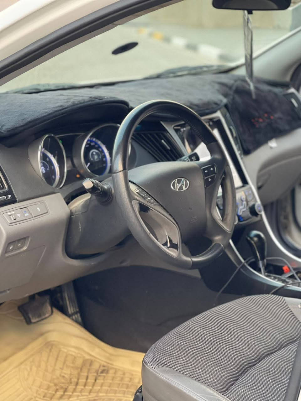 سلام عليكم
سوناتا موديل 2014 

أدوات أدوات كصه جنطه 

بانزين دوش 2400 

موصفات 

شاشه كار بلي 

تتفه تبريد كشنات 

تحكم ستيرن 

حداده زيرو 

تبريد ثلج 

تخم تاير جديد

منضومة زنون عالي ناصي كشاف

كشنات جلد مخمل 

ويل مال حديث

سويج ريموت شغال 

دخول جديد صالها 3 أيام 

ارقام وسنويه ع رقم شاصي إنكليزي أربيل

سياره ألف ماذب عليها 

شرط إذا مو زيرو وتجي وشوف بعينك 

المكان البصره ***********
