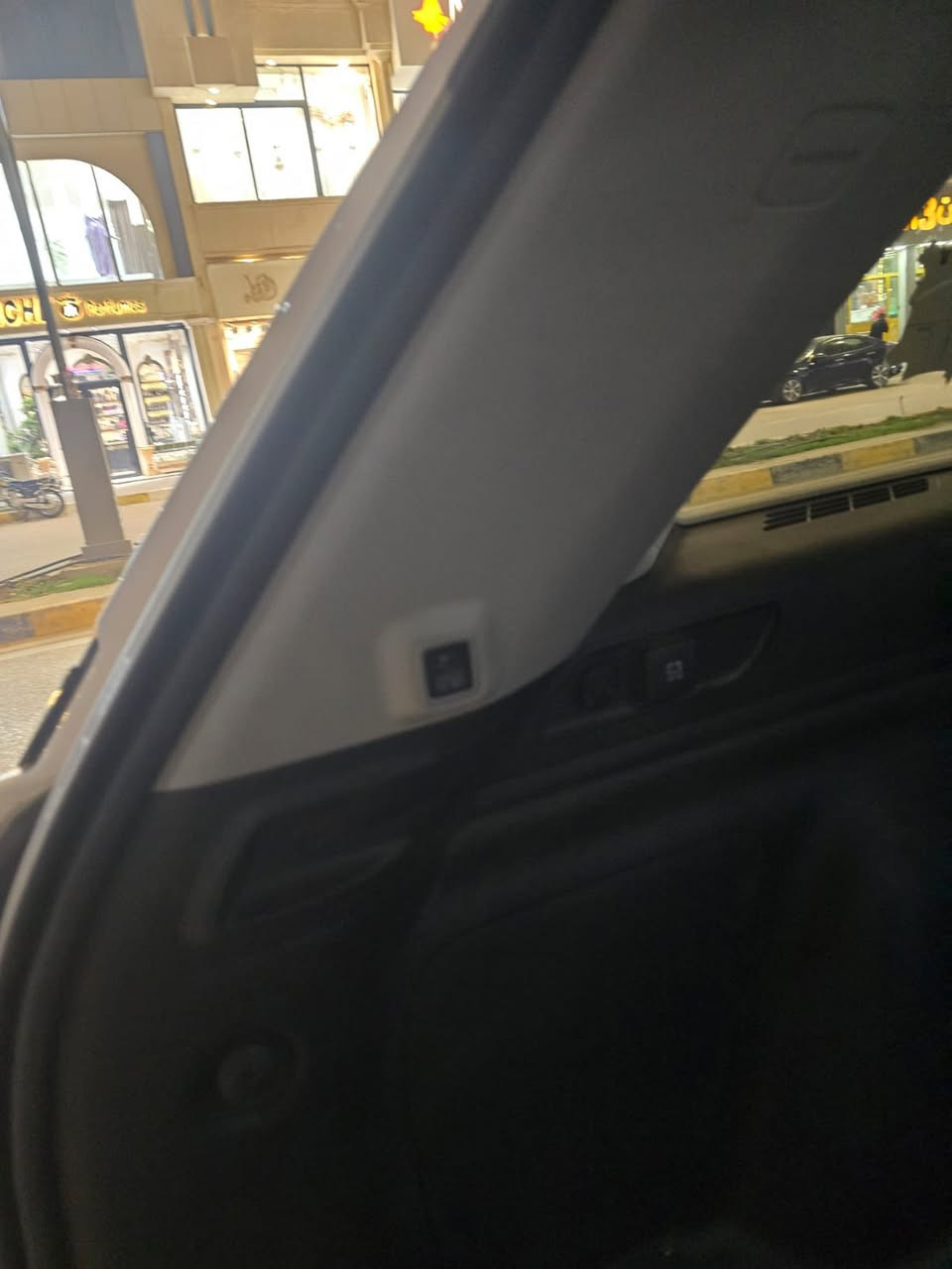 للبيع
‏ Grand Cherokee limited 4Xe 2024 2.0L

جيب كراند شيروكي هايبرد  

فول مواصفات 1/1

🟫 حجم المحرك 2000 تيربو 375 حصان مع محرك الكهرباء 

نظام الشحن 

  محرك تيربو + هايبرد + بلك ان

🔴 جميع الايرباكات سليمه

🔴 حساسات خلفية

🔴 ‏‎حساسات جانبيه بالمري

🔴 خمسة راكب 

🔴 رادار 360 درجة 

🔴  تحديد مسار   

🔴  تبريد قطعتين 

🔴خمس انضمة قيادة 

🔴 بانوراما 

🔴 دفع رباعي. 

🔴 كير ماوس مع وضعيات القياده المختلفه 

🔴 شفتات ستيرن 

🔴 هاند بريك بصمه 

🔴 مقود جلد + تدفئة 

🔴 شفتات ستيرن

🔴 لايتات لد 

🔴 هيترات في الكشن الامامي والخلفي 

🔴 شاشه كبيرة +شاشة للراكب

🔴 كراسي خزن ميموري  

🔴 سستم صوت ALPINEو دمام خلفي بلادي 

🔴 تشغيل عن بعد

🔴 نظام محاكاة العجلة الذكي 

🔴 نظام قيادة ذاتية بريك امامي خلفي اوتو (توقف ذاتي)

🔴 مكان حلة

حادث ربع داعمية جهة سايق
صورة الحادث يالمنشور

للإستفسار  الاتصال ***********

 السعر خاص
