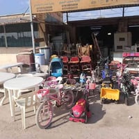 حاوية أغراض منزلية • أغراض منزلية • قرب ساحة التشابه