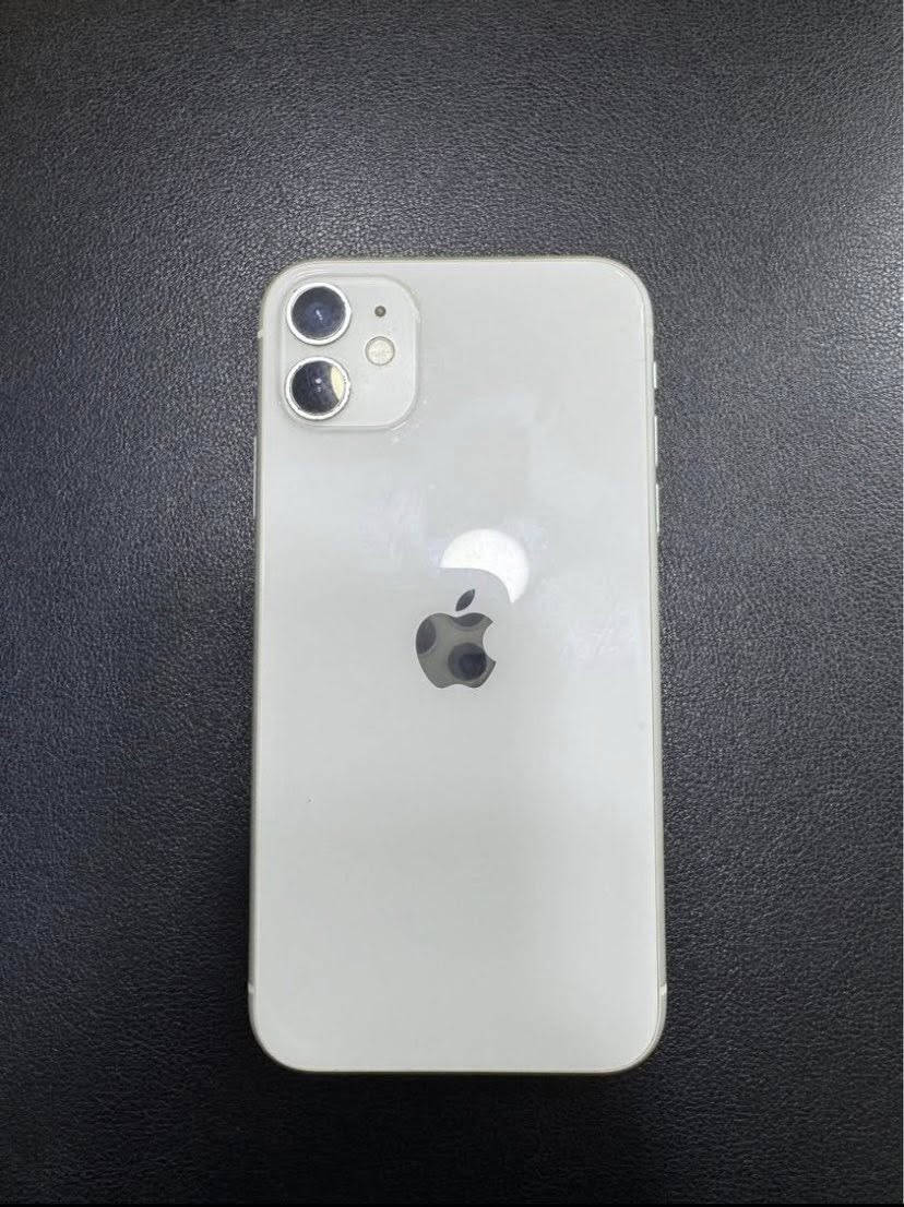 ايفون 11 نموذج M ياباني مامفتوح منه ولا برغي
ياباني ذاكرة 128 كارتونتة موجودة جهاز عله ايدي وعالشرط مابي ولا شخط ولا كسر ولا اي مشكلة 

سعر 250 الف 
للمعلومات الاتصال على ***********
