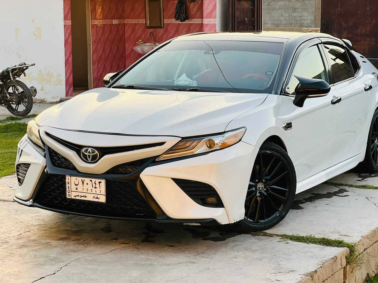 سلام عليكم 
كامري XSE 2020 رقم بغداد باسمي 
السعر 220 وبيها مجال 
العنوان الانبار الرمادي حصيبة الشرقيه 
الهاتف *********** بي واتساب 
محرك 4 سلندر 
السياره جاهزه كل نقص ما بيها 
السياره فول اعلى فئة بالكامري بيها هواي مواصفات ميحتاج اذكرهن
