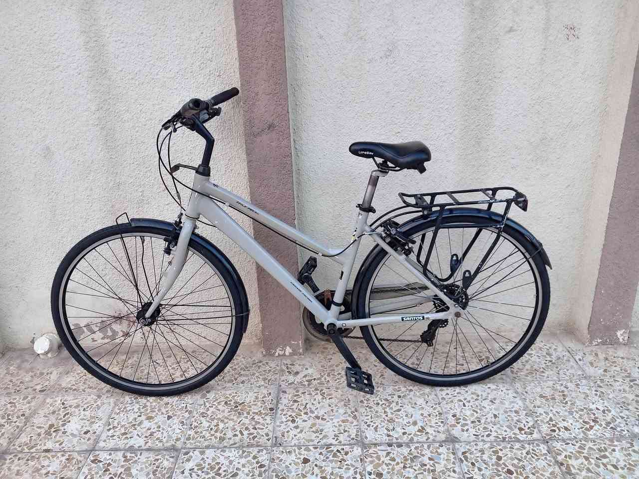 سلام عليكم 
دراجه #ترحال ماركة #OFFICE_PRESS اوفيس بريس

ماركه عالميه غنيه عن التعريف صنع ياباني اصلي 🇯🇵
حجم 28 (C700) قياس 46 ...لون مميز 
فول المنيوم لشه مضلع حديث ...
تصميم انسيابي و عصري موديل 2021
سستم شيمانو تورني ..بدالات 7X1 #شاشه حديث
وياله طبقتين مصممه لتحمل الاوزان والطسات
سيبايه #MAX مصممه للترحال وتحمل الاوزان ...
قفل بلادي اصلي
دراجه كامله وجاهزه 100٪

#المكان_موصل جانب الايسر....السعر  (180)
#يوجد_توصيل_محافظات


**إذا كنت صاحب هذا الإعلان وتريد حذفه لأي سبب، رجاءا أرسل رسالة إلى الدعم الفني**