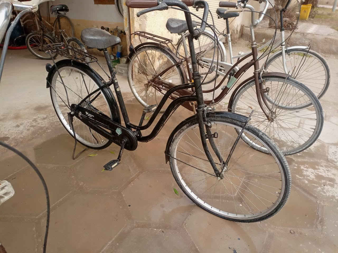 بايسلات بآلة ياباني للبيع شارع ساحة ألطف معهد المتفوقين ***********
