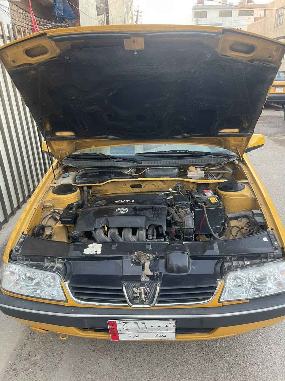 للبيع موديل2016 محورة مكينة وكير تيوتا بيها ضربة بجاملغ الخلفي خفيفة مصفرة هيئه وغرامات كهربائيات كلها شغالة مابيها اي نقص مكفولة مكاني بغداد الجديدة السعر 46 ***********
