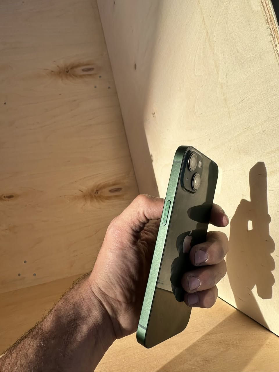 آيفون ١٣ العادي بلادي مامبدل بي ايشي
ذاكره ١٢٨ 
بطاريه ٨٠ 
النضافه ١٠٠٠٠٪؜ شخط واحد مابي
السعر٣٧٥ قفل من الأخير 
عنواني الجزيرة السياحية 
***********
