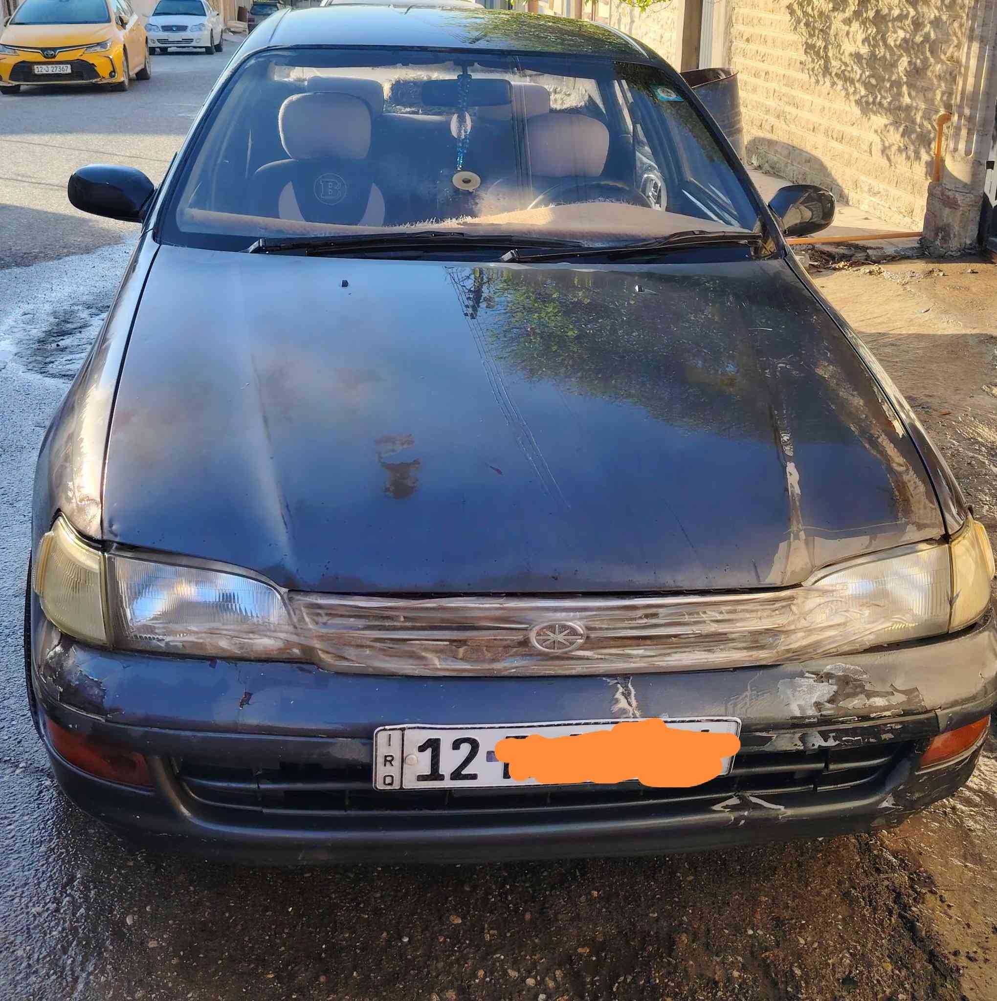 السلام عليكم ورحمة الله وبركاته.. سياره فرخ بطه موديل ٩٢.. محرك ١٦  السياره تحتاجلها صبغ جماليه جاهزه من كلشي حداديه وطخم تبريد تدفئه لاضربه لا معجون وكدام العين.. السياره باسمي رقم انكليزي.. بيها كابون بانزين... السعر $ 52.. وبيها مجال لتواصل على الرقم..
***********
