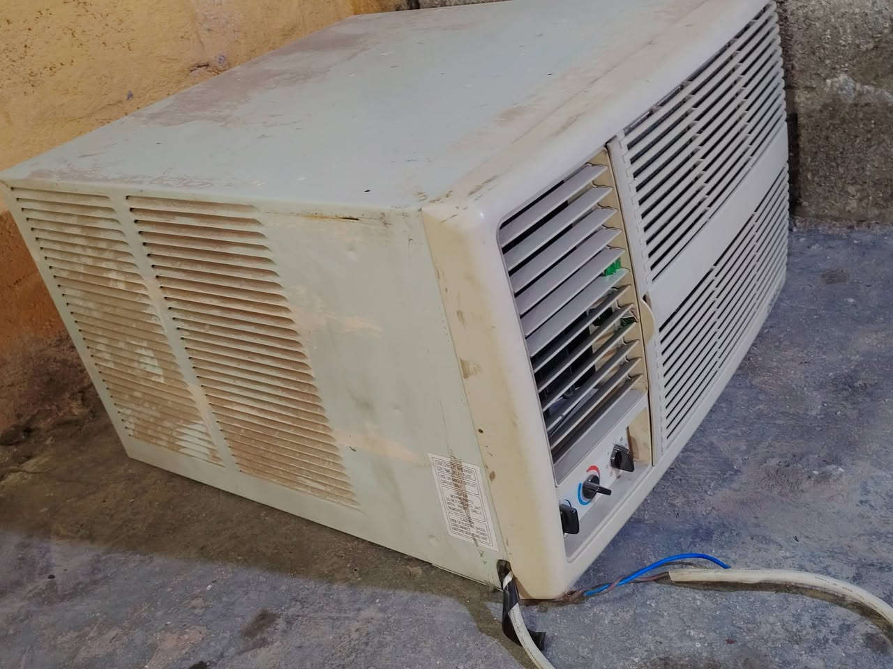 سلام عليكم مكيف على وضع شركه شغال كامل البيع ماه داخل تصليح ابد على وضع شركه انطي سعر بل يرضي بي الله وتعال أخذه مكان بغداد اليرموك هاذه ***********
