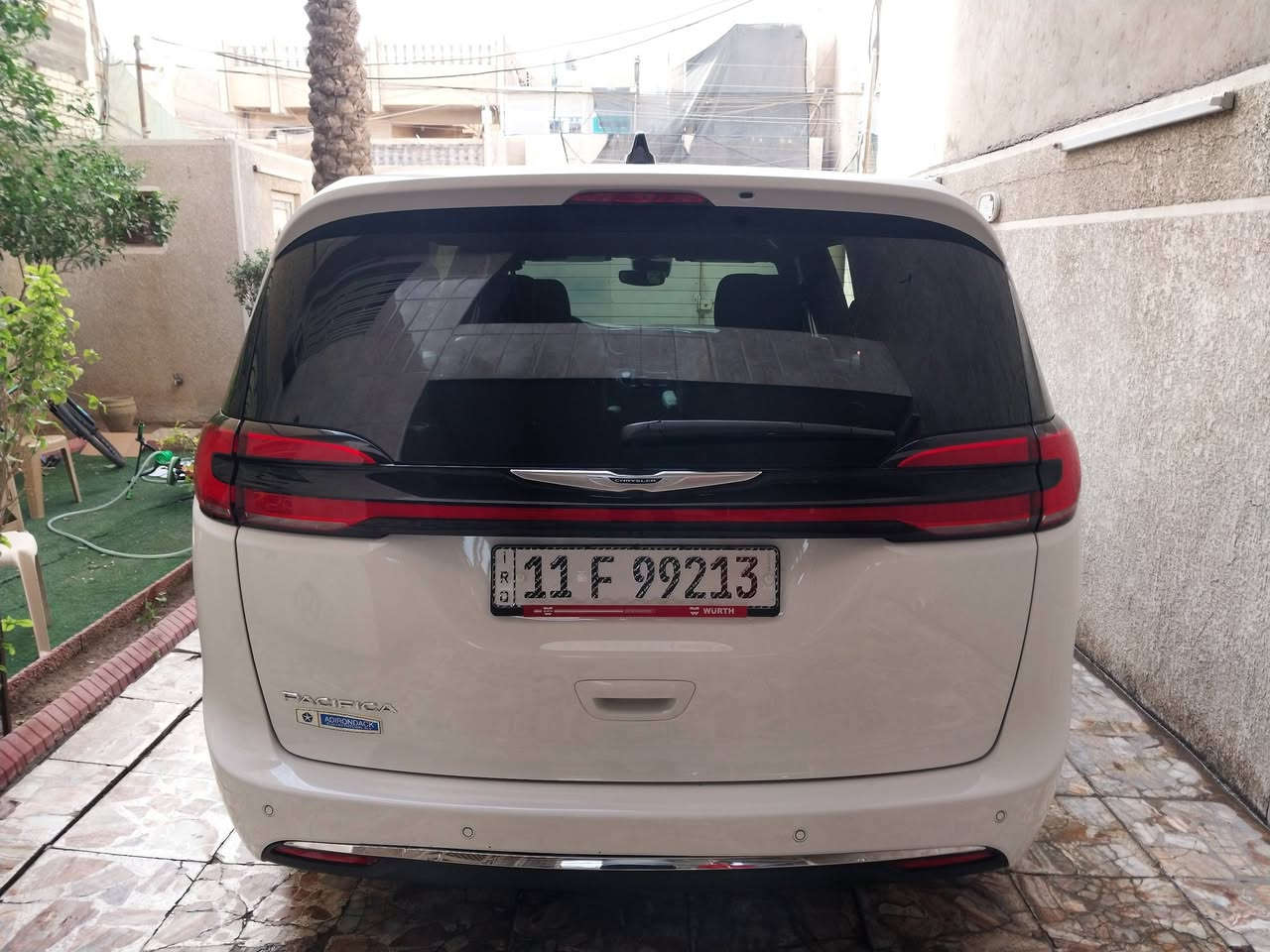 السلام عليكم اخوان
للبيع موديل 24 بانزين صور الحادث بالمنشور 
تبديل باب وجاملغ تفصيخ نفس اللون
شاصي ولغد مكفول فقط بارد شبر بالدوسة  
السيارة ماشية 2000 يعني قريب الزيرو 
رقم بغداد خصوصي باسمي 
السعر 268 ورقة بيها مجال بسيط 
العنوان بغداد حي اور ال 600 مقابل مركز القدس 
***********
***********
