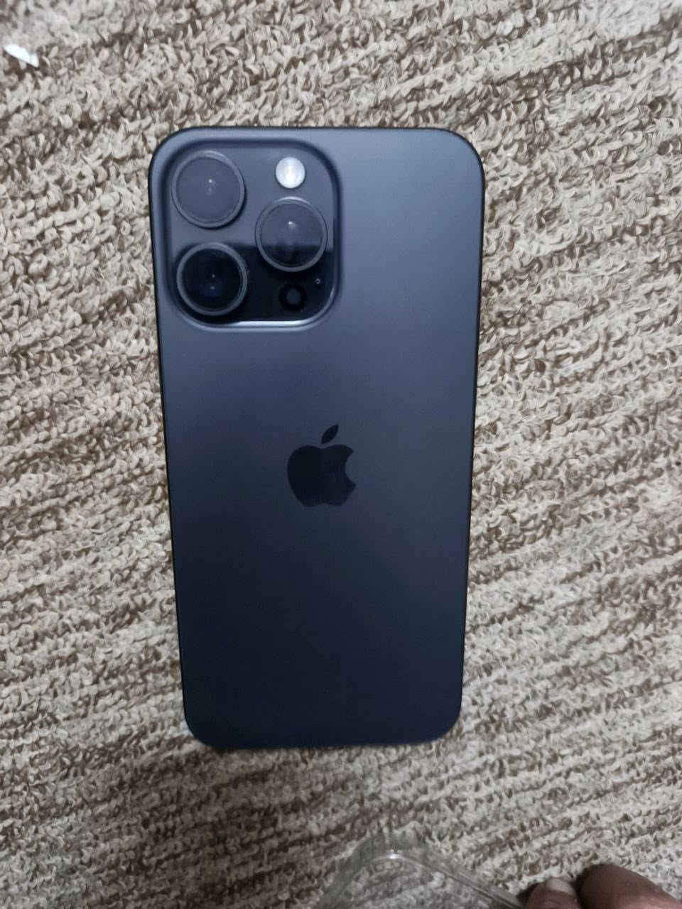 السلام عليكم
آيفون 15برو ماكس 
جهاز وتر 
شريحه متوقفه 
بطاريه 86
جهاز مكفول 
ذاكره 256
السعر 700 وبيه مجال حك جيه 
أهل 600 لحد يراسل 
مكاني النجف شارع المطار 
***********
