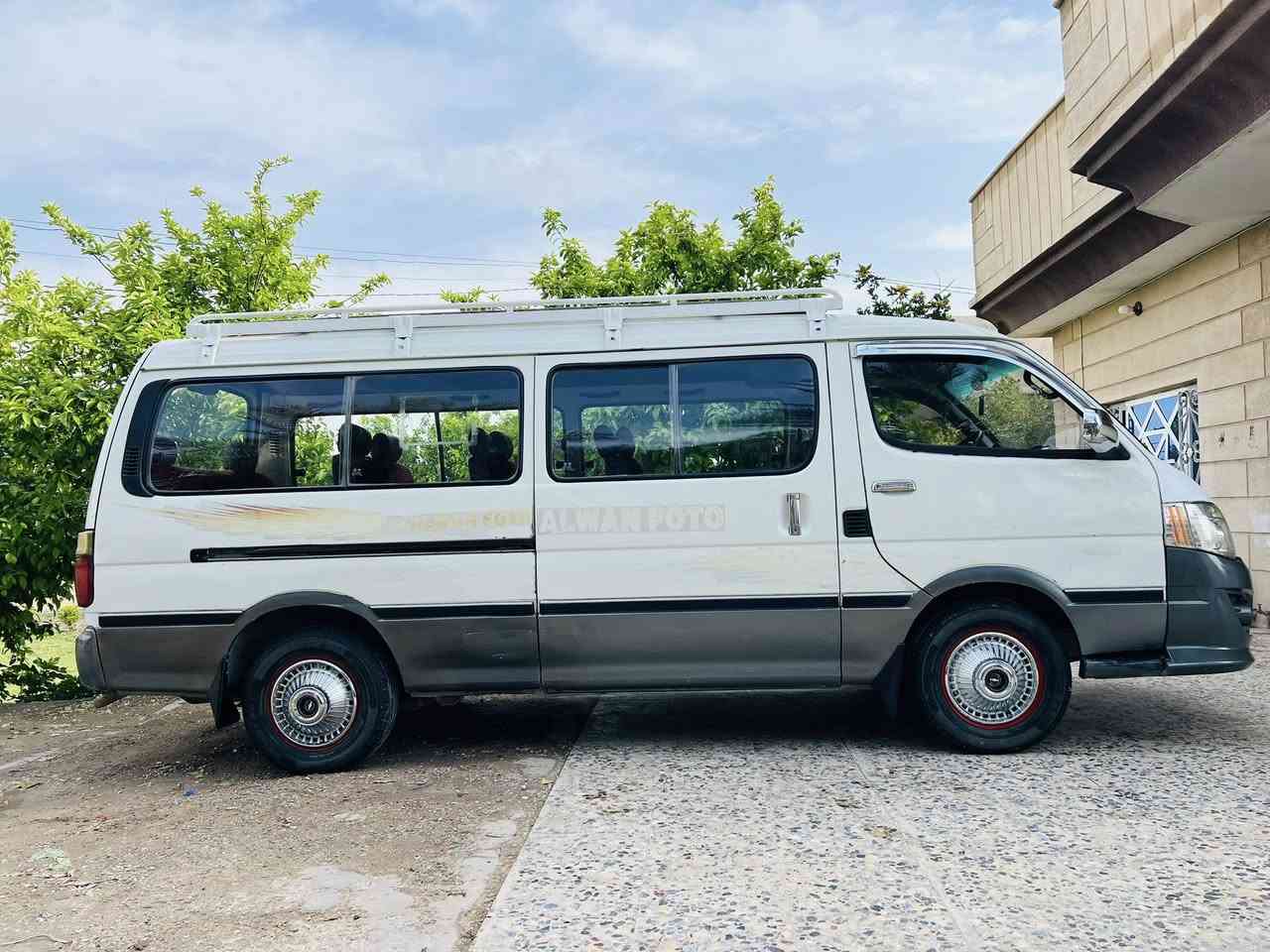 السلام عليكم
فتون موديل 2012 رقم بغداد نكليزي بسمي شخصيا سنويه 2030 سياره مكفوله من الصبغ ولضربه ولخياس تبريد🧊 ويه السويج مكينه وكير وكسن مكفولات دوشمه عامه جديده تخم تاير جديد سياره وضع الشركه 

السعر (.  ٦٧.   )وبيه مجال مكاني مسيب 
رقمي ***********
