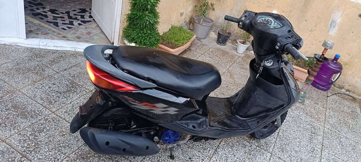 السلام عليكم دراجة  بريز بغبغاء الون اسود دراجة جديدة بمعنة الكلمة دراجة مامتعوبة مكينة بلادية   الدراجة جديدة السعر 700 وبيهة مجال حك الجية العنوان بغداد الشعب  لاستفسار على الهاتف ***********
