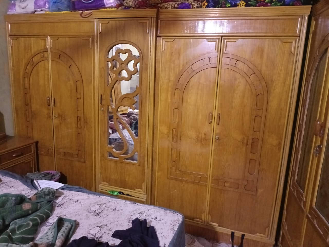 غرفه تسكام نجارة للبيع 5 ابواب
طابق وربع شرط احله من صور  العنوان قضاء القاسم ع 

*********** سعر خاص
