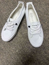 حذاء نسائي • مقاس ٣٨/٣٩