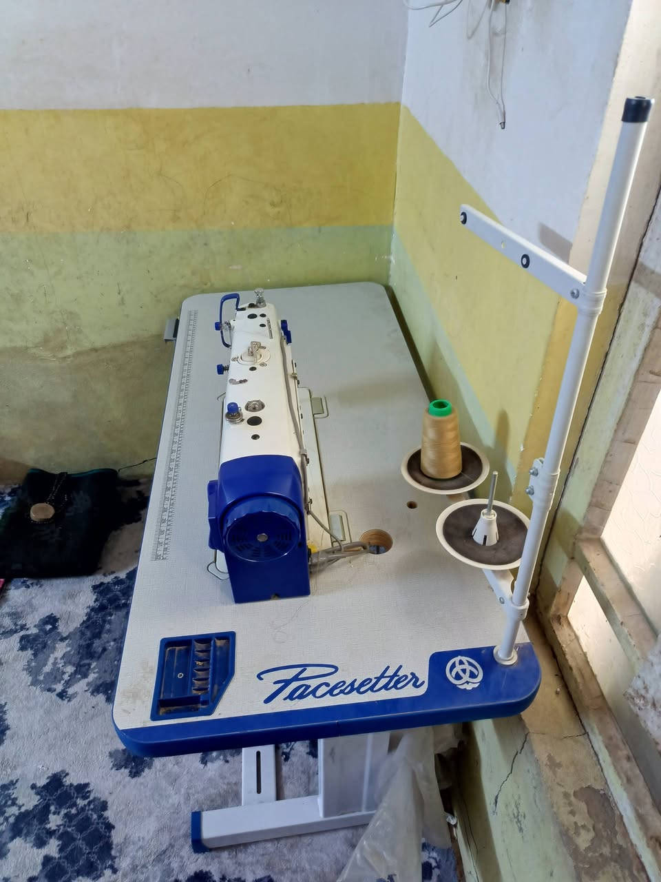 سلام عليكم من رخصة مدير الكروب وإخواني وأخواتي المحترمين مكينه خياطه للبيع بعدهي  جديده السعر 400 الشراي الاتصال على الرقم ***********
