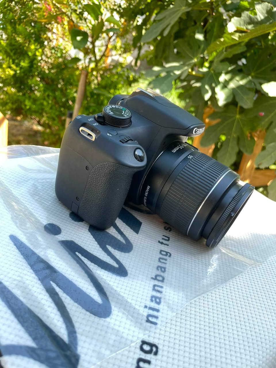 كانون
Canon 1200 D

الملحقات 

شاحنه 
حزام كتف
جنطه درع ضد الكسرر 
قرص تعريفي
عدسة 55.18
حزام جنطه

الكامرا نظافة 100% استخدام شي جداً بسيط
مكاني بغداد للاستفسار اكثر السعر ع واتساب *********** للاتصال.
