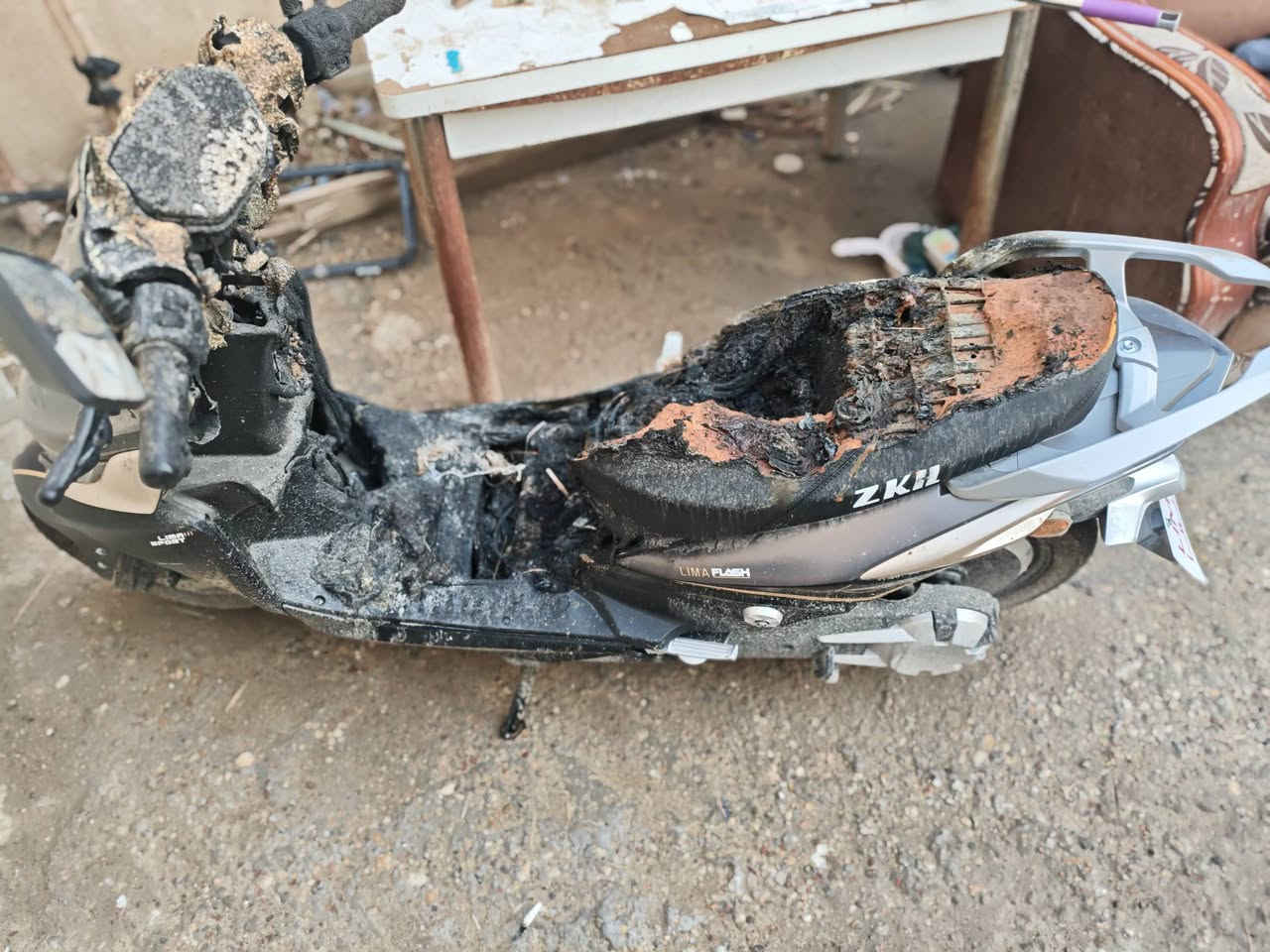 سلام عليكم دراجات عدد 2وحده R9عطلانه وحده سكنس محتركه مثل ماواضح بالصور السعر 300وبيه مجال حك الجيه ‏‪0774 197 9499‬‏ البصرة واتساب
